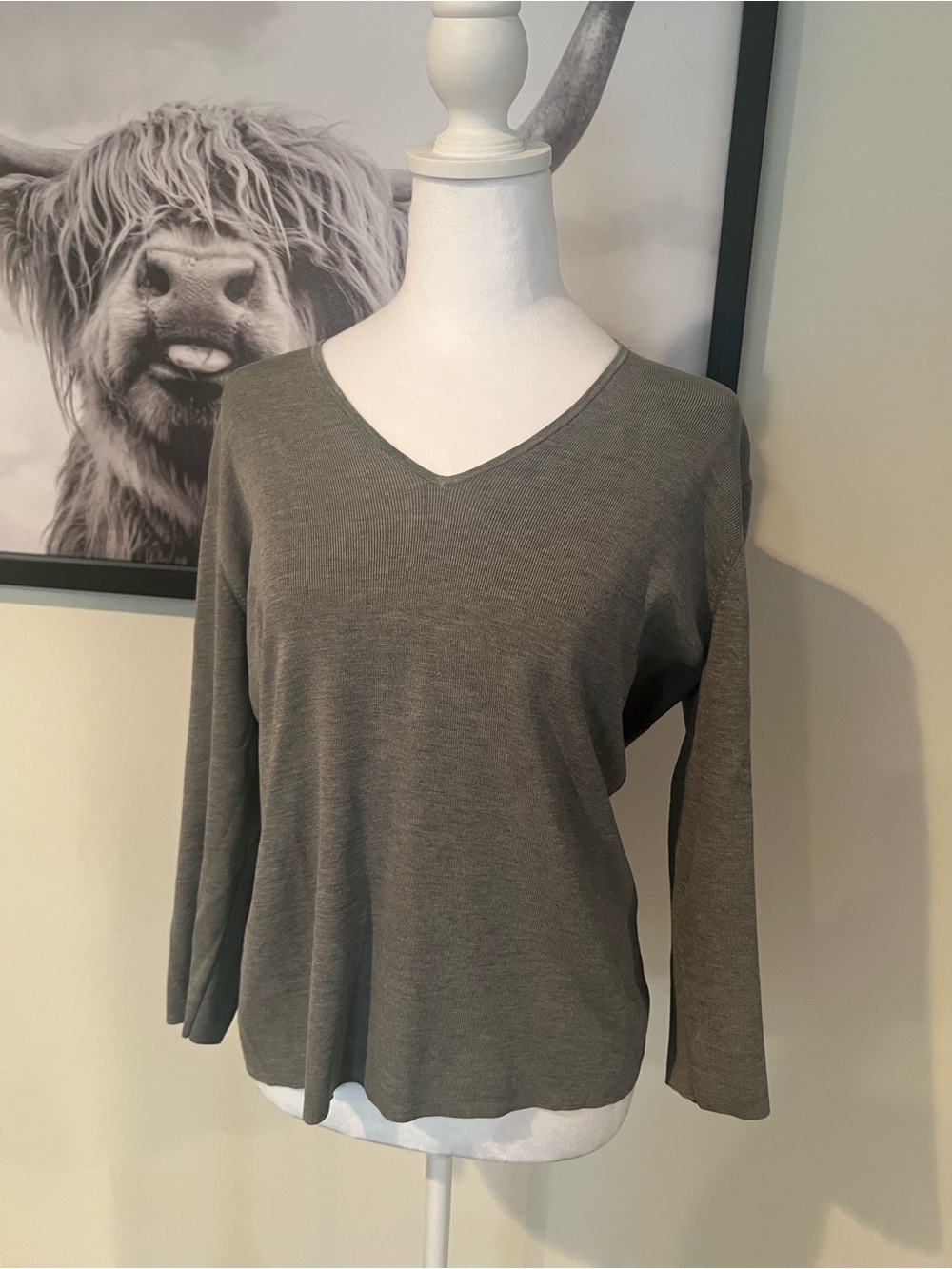 Ann Taylor grey V-Neck Long Sleeve Tee